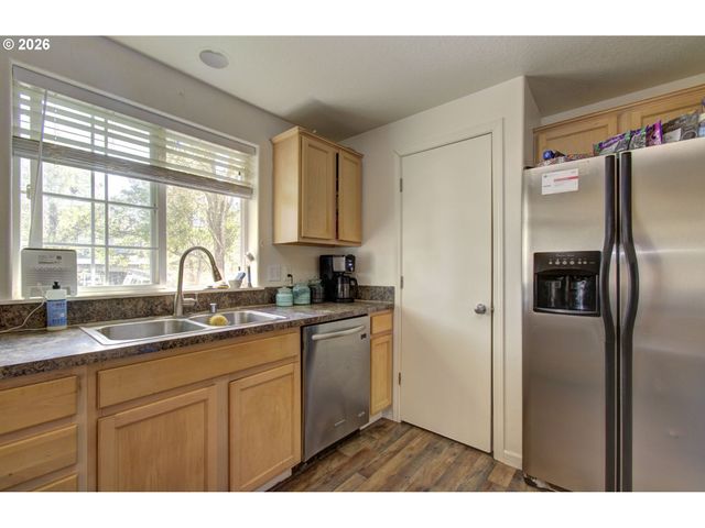 1138 W 29TH St, Vancouver, WA 98660