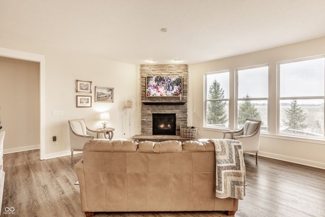 6165 Eagle Lake Drive, Zionsville, IN 46077