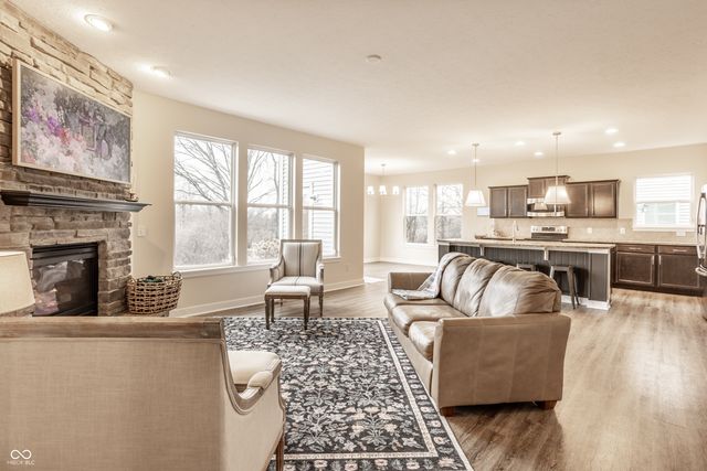 6165 Eagle Lake Drive, Zionsville, IN 46077