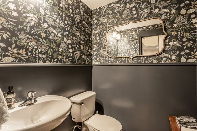 6165 Eagle Lake Drive, Zionsville, IN 46077