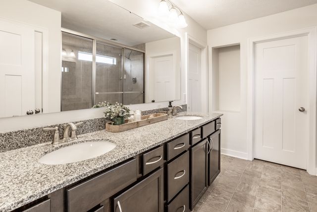 6165 Eagle Lake Drive, Zionsville, IN 46077