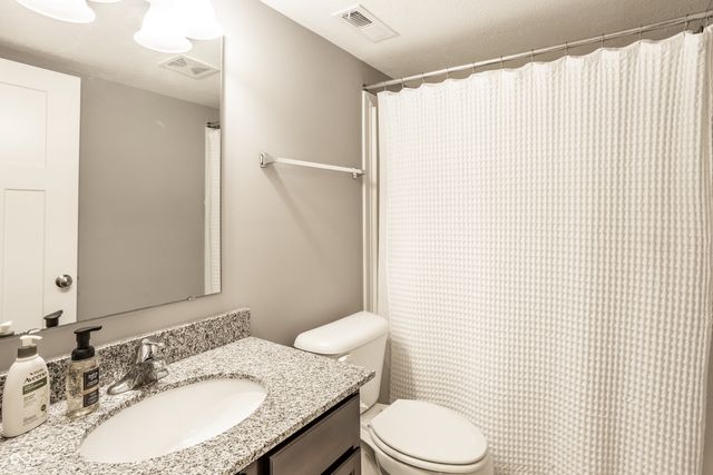 6165 Eagle Lake Drive, Zionsville, IN 46077