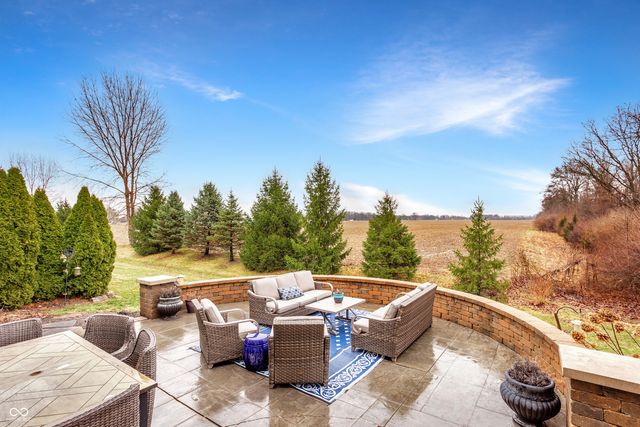 6165 Eagle Lake Drive, Zionsville, IN 46077