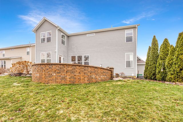 6165 Eagle Lake Drive, Zionsville, IN 46077