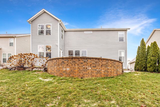 6165 Eagle Lake Drive, Zionsville, IN 46077