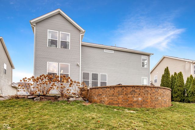 6165 Eagle Lake Drive, Zionsville, IN 46077