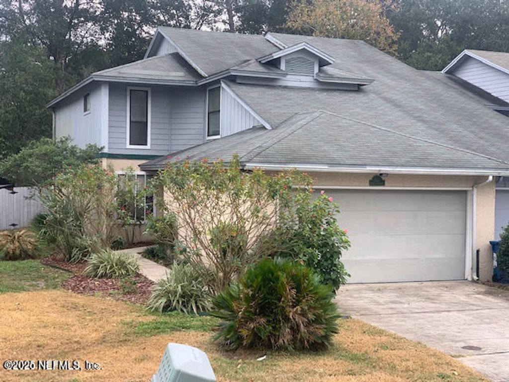 1153 FROMAGE Circle E, Jacksonville, FL 32225
