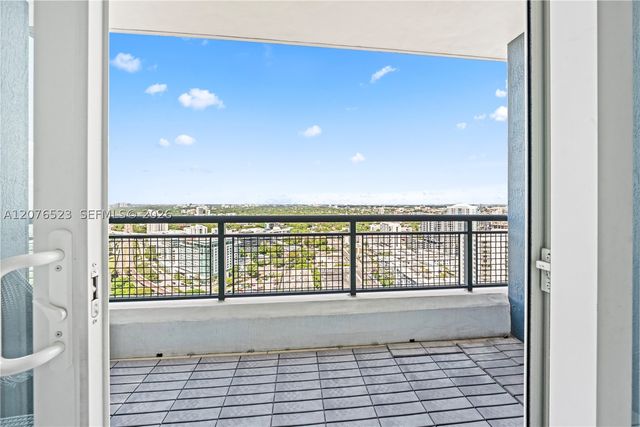60 SW 13th St 2403, Miami, FL 33130