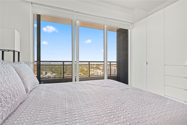 60 SW 13th St 2403, Miami, FL 33130
