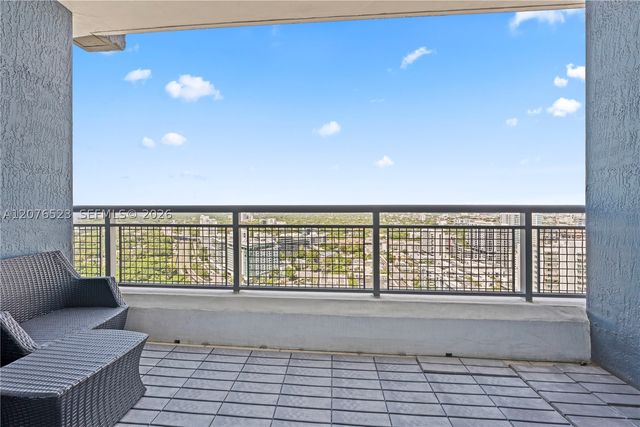 60 SW 13th St 2403, Miami, FL 33130