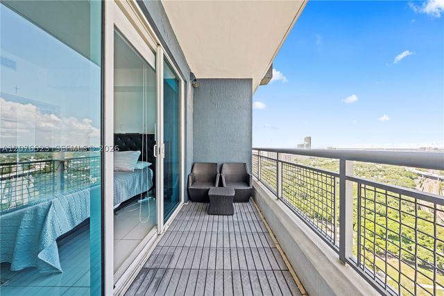 60 SW 13th St 2403, Miami, FL 33130