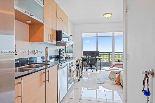 60 SW 13th St 2403, Miami, FL 33130