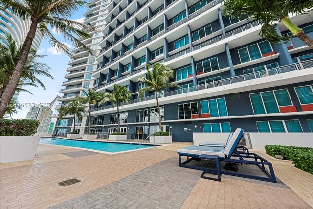60 SW 13th St 2403, Miami, FL 33130