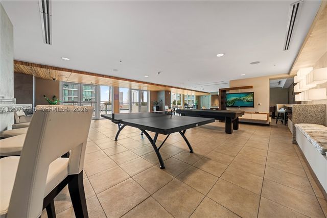 60 SW 13th St 2403, Miami, FL 33130