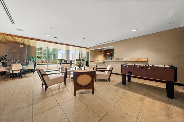 60 SW 13th St 2403, Miami, FL 33130