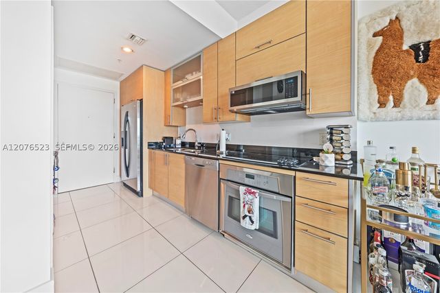 60 SW 13th St 2403, Miami, FL 33130