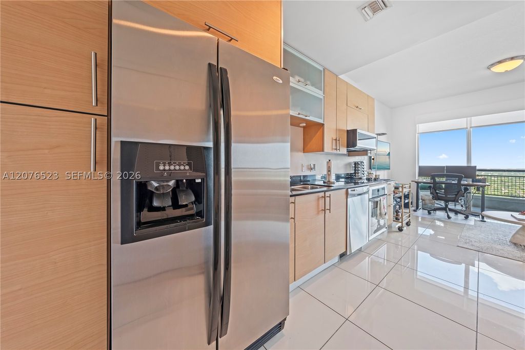 60 SW 13th St 2403, Miami, FL 33130