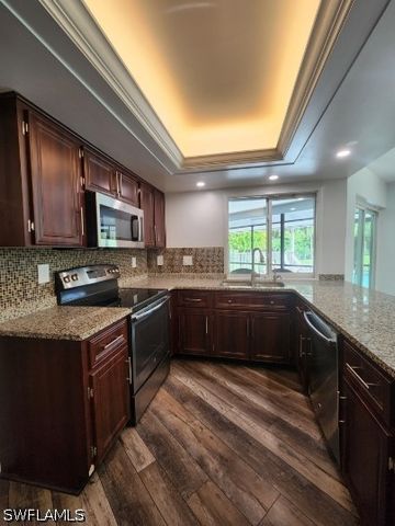 5930 Spanish Oaks LN, Naples, FL 34119