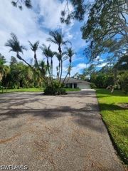 5930 Spanish Oaks LN, Naples, FL 34119