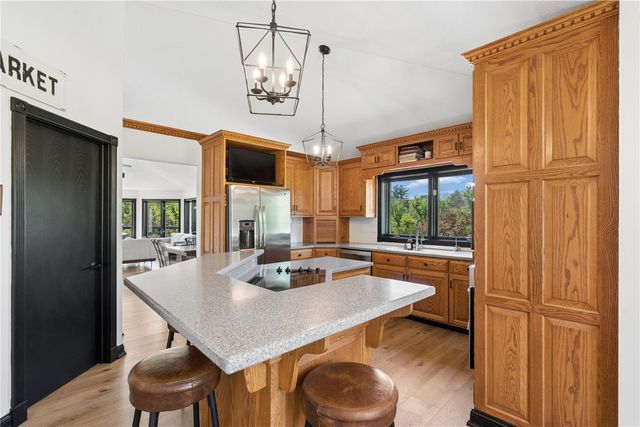 3313 Cedar Hill Drive NE, Solon, IA 52333