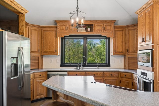 3313 Cedar Hill Drive NE, Solon, IA 52333