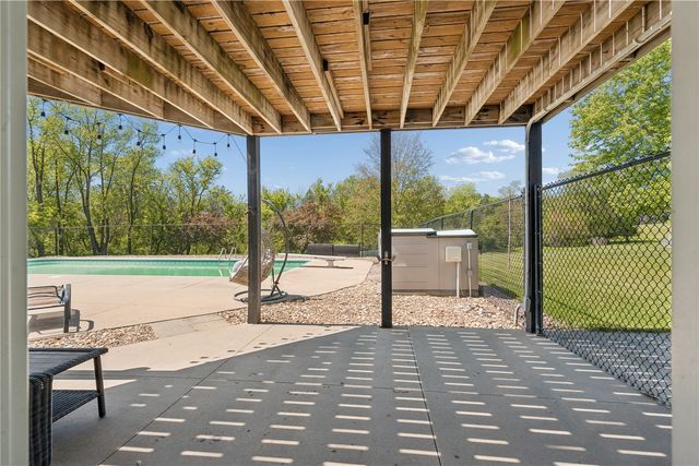 3313 Cedar Hill Drive NE, Solon, IA 52333
