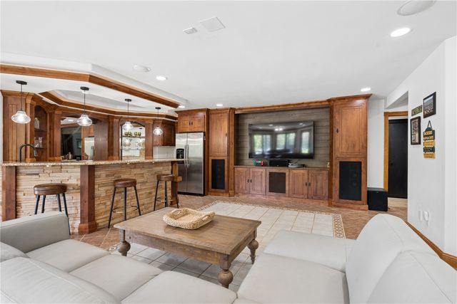 3313 Cedar Hill Drive NE, Solon, IA 52333