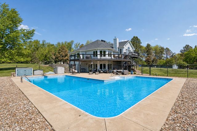 3313 Cedar Hill Drive NE, Solon, IA 52333