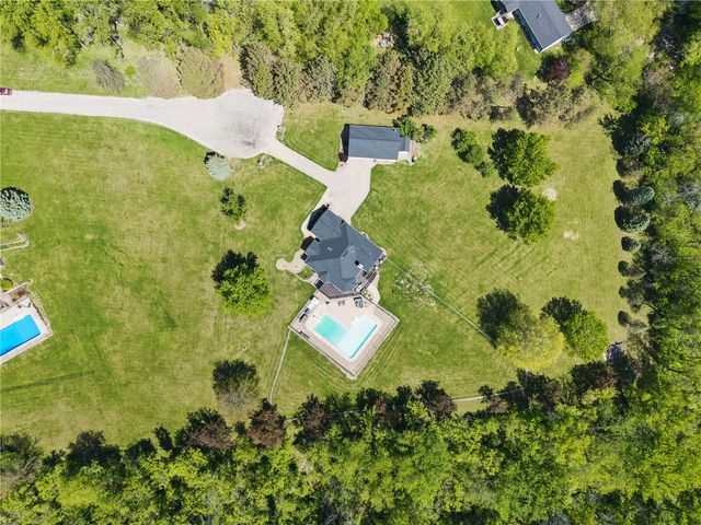 3313 Cedar Hill Drive NE, Solon, IA 52333