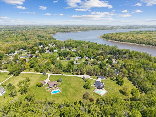 3313 Cedar Hill Drive NE, Solon, IA 52333