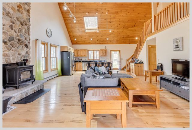 89 Meadow Lane, Campton, NH 03223