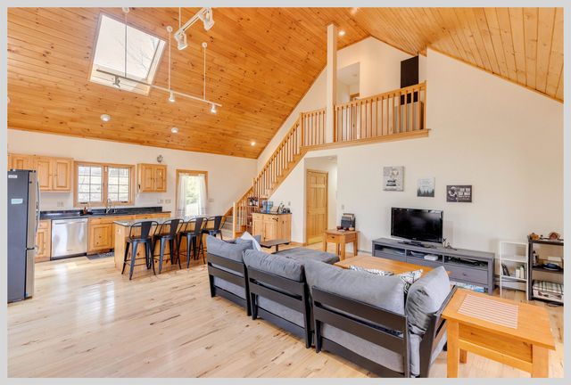 89 Meadow Lane, Campton, NH 03223