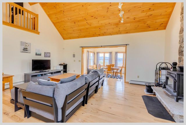 89 Meadow Lane, Campton, NH 03223