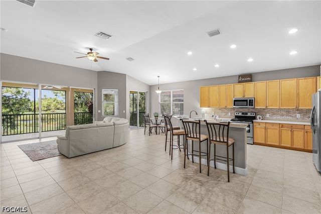 9356 Aviano DR 202, Fort Myers, FL 33913