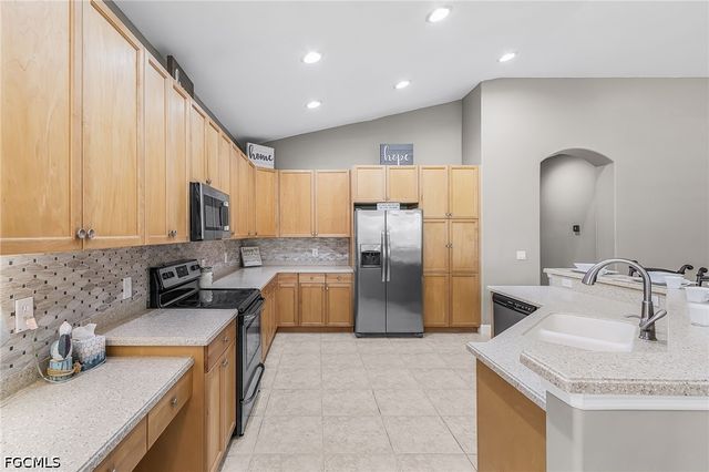 9356 Aviano DR 202, Fort Myers, FL 33913
