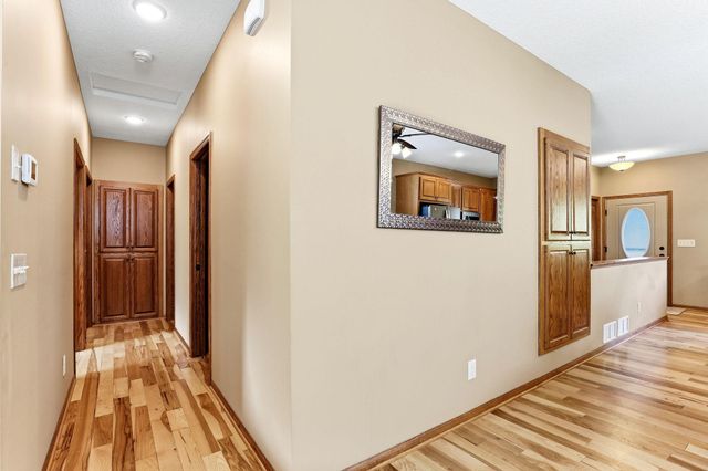 2061 Cardinal Glen Road, North Saint Paul, MN 55109
