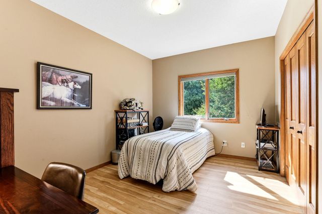 2061 Cardinal Glen Road, North Saint Paul, MN 55109
