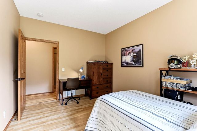 2061 Cardinal Glen Road, North Saint Paul, MN 55109