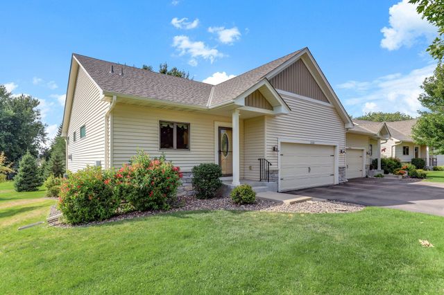 2061 Cardinal Glen Road, North Saint Paul, MN 55109