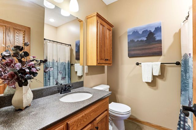 2061 Cardinal Glen Road, North Saint Paul, MN 55109