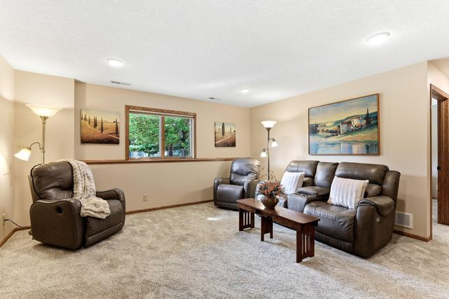 2061 Cardinal Glen Road, North Saint Paul, MN 55109