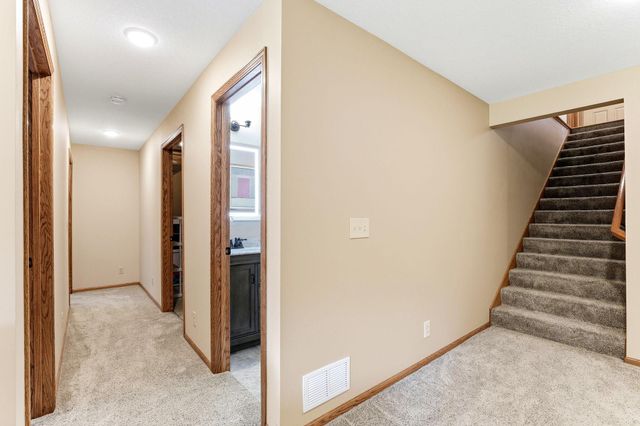 2061 Cardinal Glen Road, North Saint Paul, MN 55109