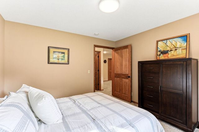 2061 Cardinal Glen Road, North Saint Paul, MN 55109