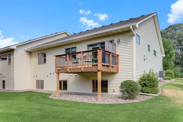2061 Cardinal Glen Road, North Saint Paul, MN 55109