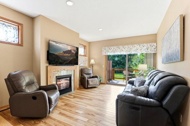 2061 Cardinal Glen Road, North Saint Paul, MN 55109