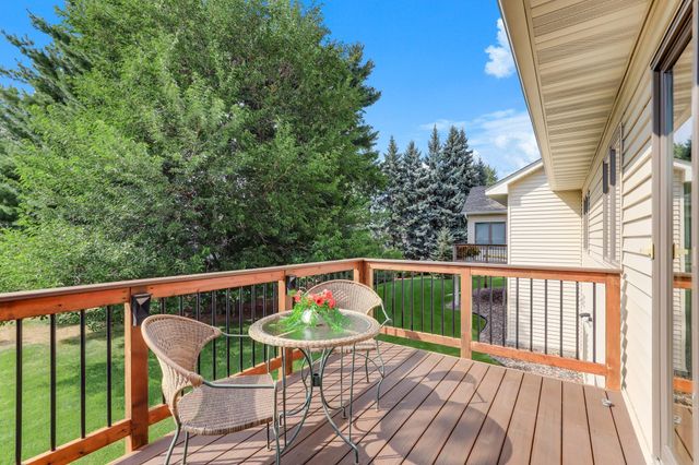2061 Cardinal Glen Road, North Saint Paul, MN 55109