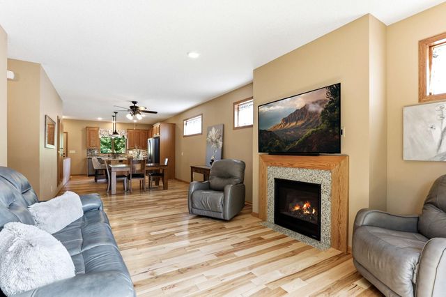 2061 Cardinal Glen Road, North Saint Paul, MN 55109
