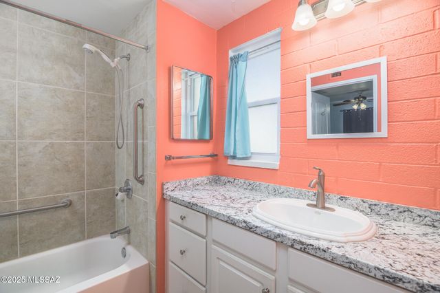 380 S Paseo Cerro Unit C, Green Valley, AZ 85614