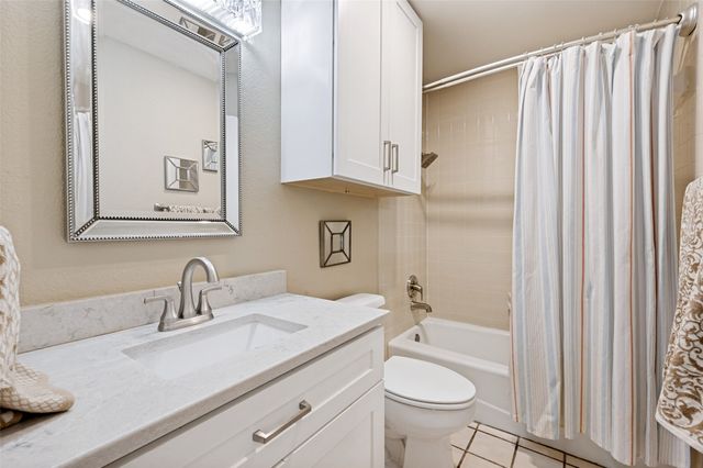 2719 Fairway Park Street, Grand Prairie, TX 75050
