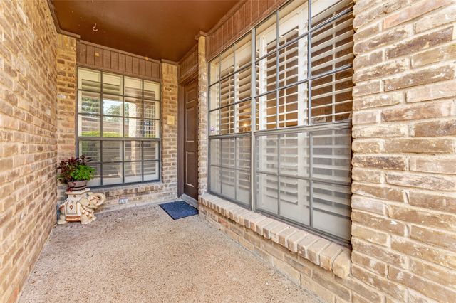 2719 Fairway Park Street, Grand Prairie, TX 75050